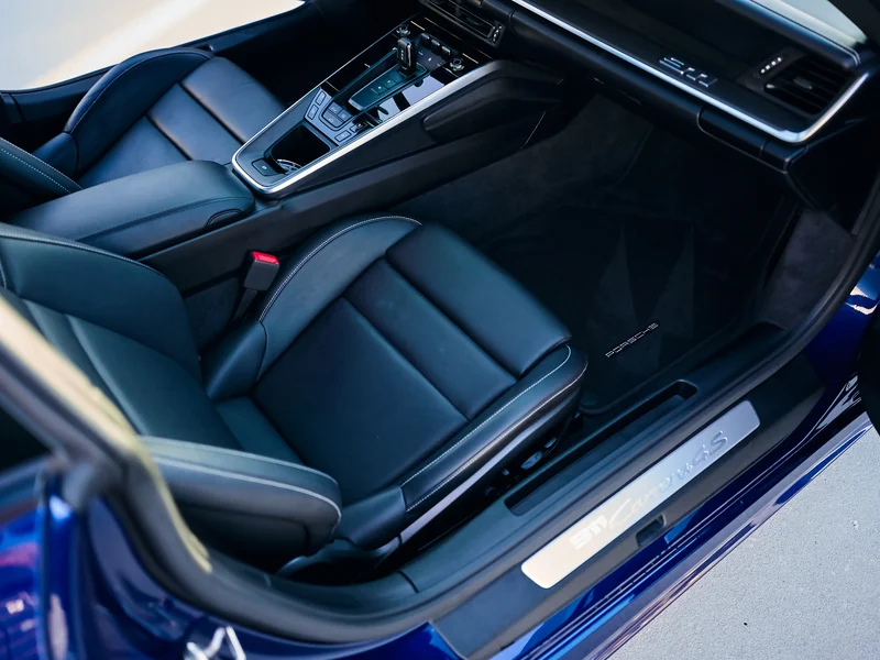 Porsche 911 interior, auction photography by Analog Autohaus
